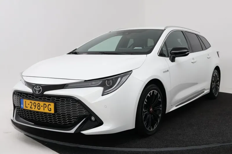 Toyota Corolla_Touring_Sports (2021)