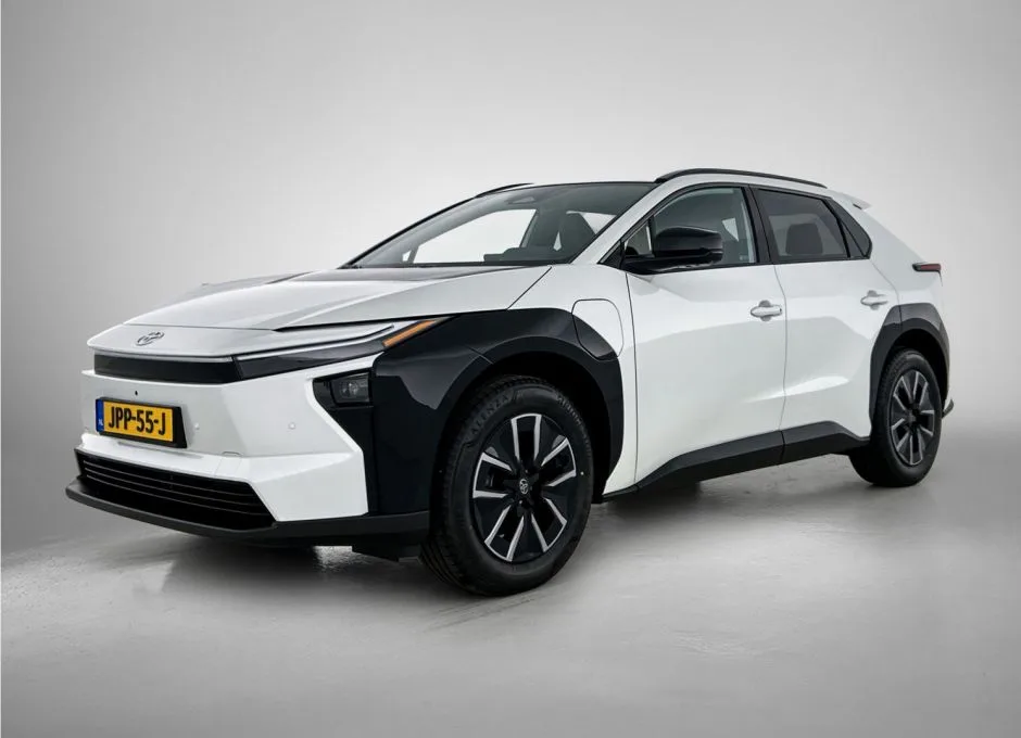 Toyota bZ4X (2026) — foto 1