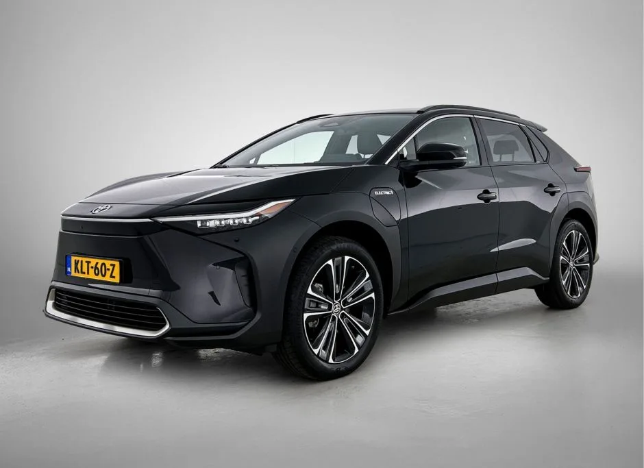 Toyota bZ4X (2024) — foto 1