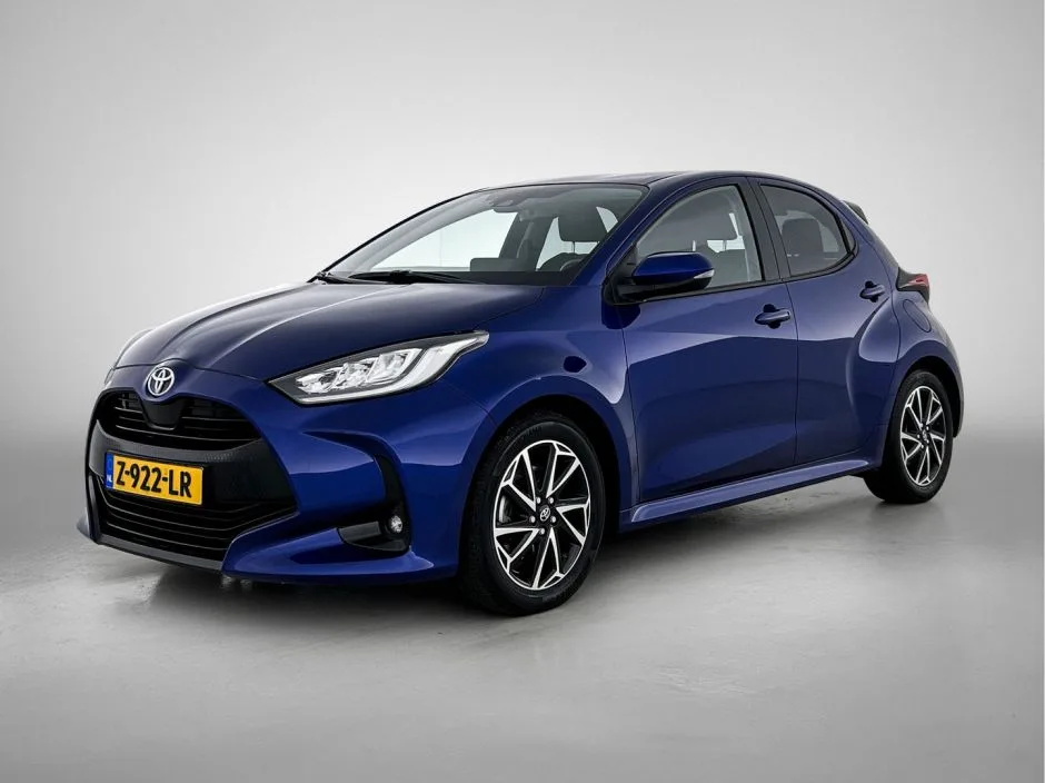 Toyota Yaris (2023) — foto 1