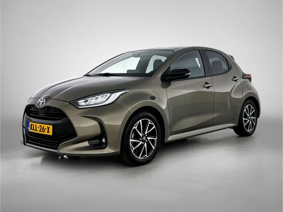 Toyota Yaris (2023) — foto 1