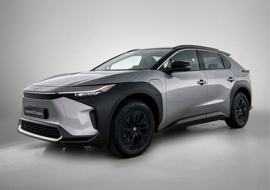 Toyota bZ4X (2023) — foto 1