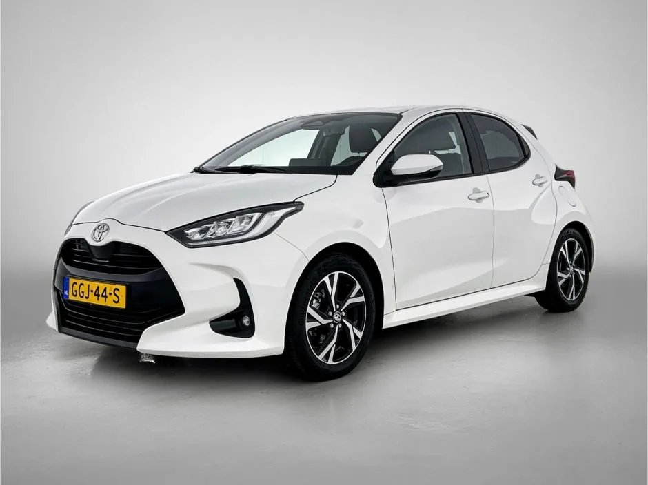 Toyota Yaris (2024) — foto 1