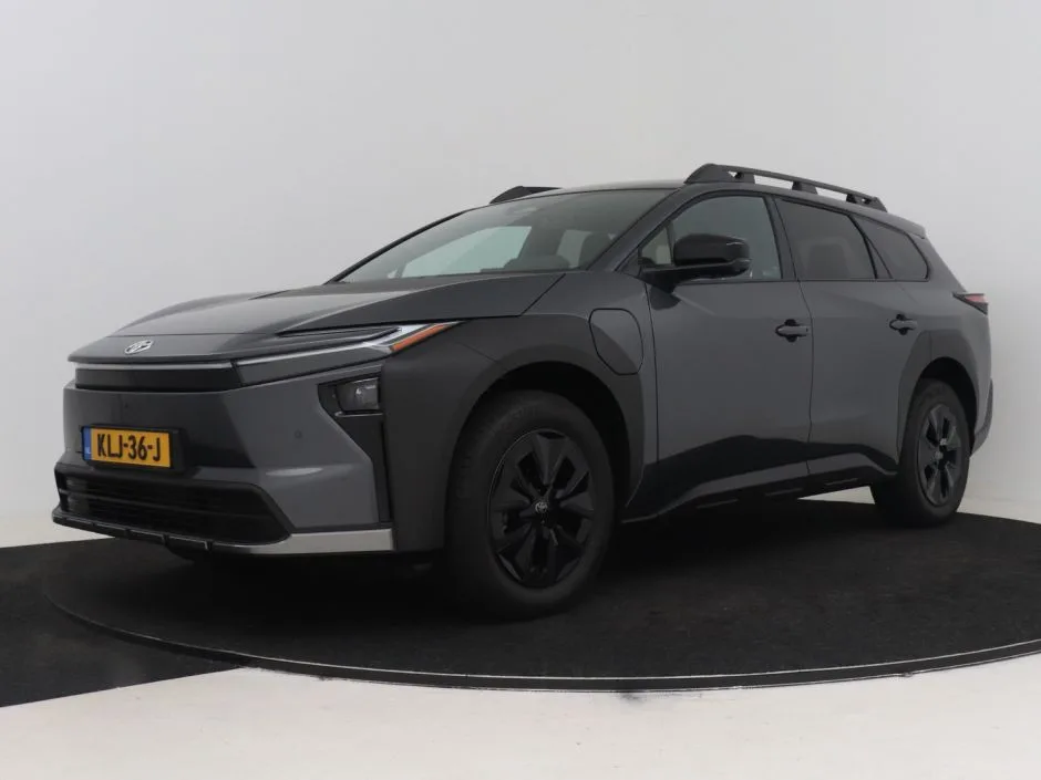 Toyota bZ4X (2026) — foto 1