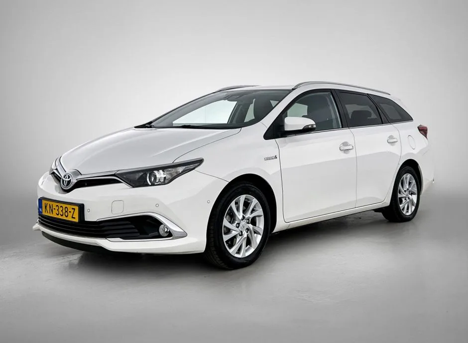 Toyota Auris (2016) — foto 1