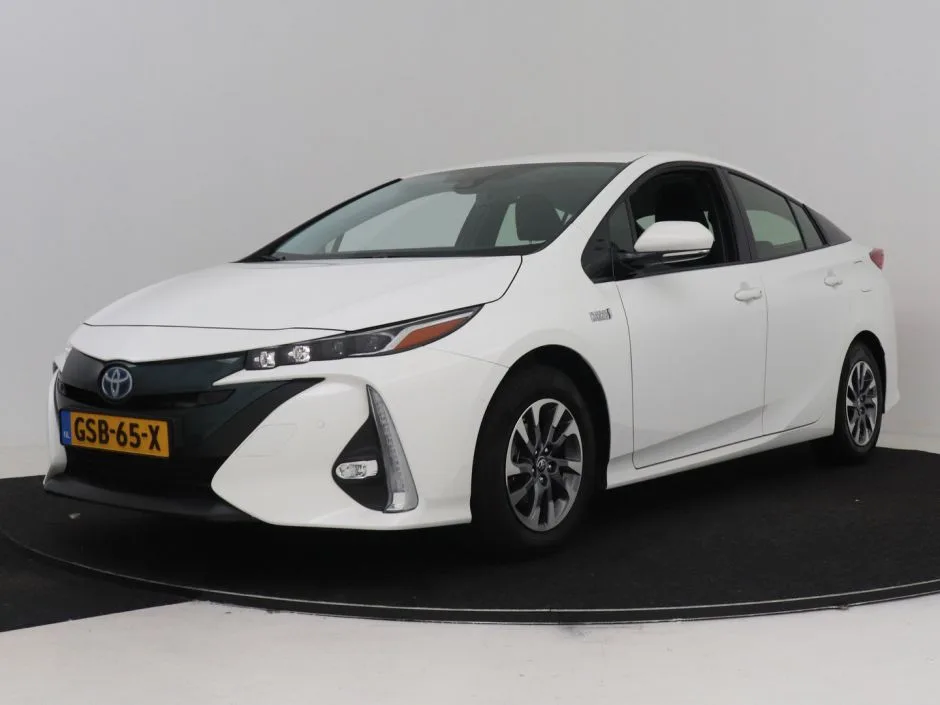 Toyota Prius (2018) — foto 1