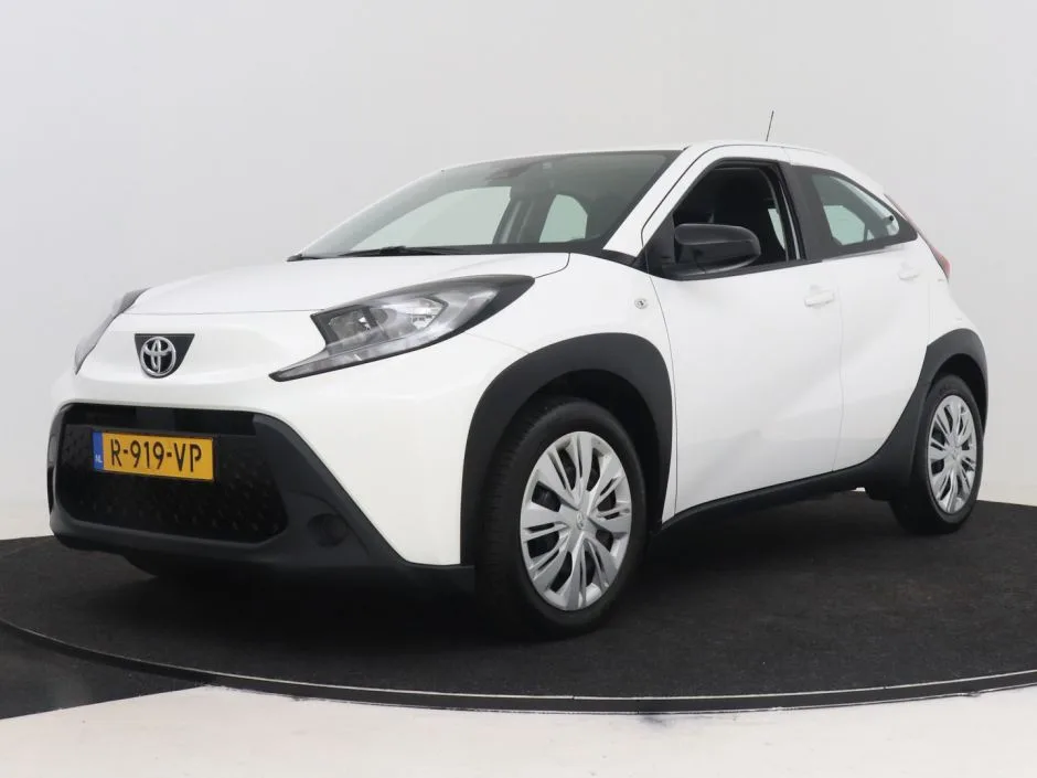 Toyota Aygo (2022) — foto 1