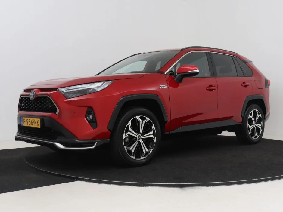 Toyota RAV4 (2022) — foto 1