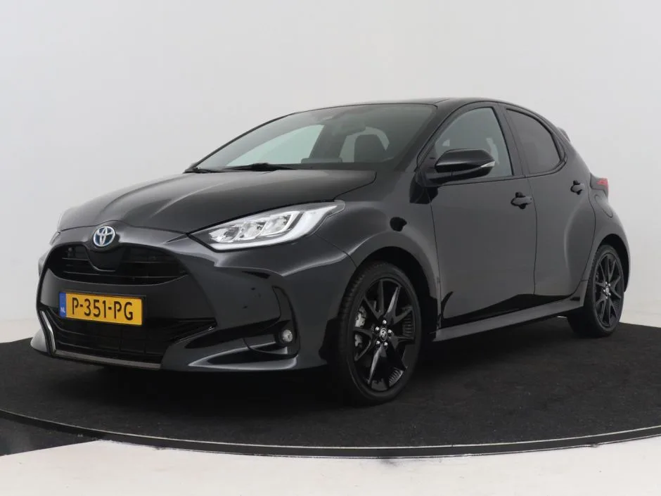 Toyota Yaris (2022) — foto 1