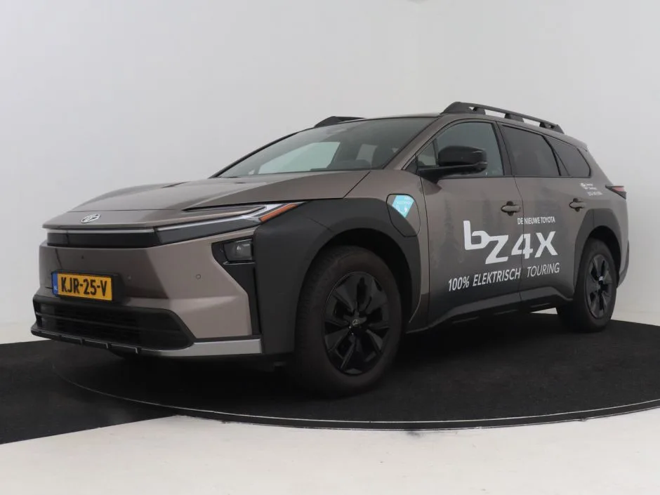 Toyota bZ4X (2026) — foto 1