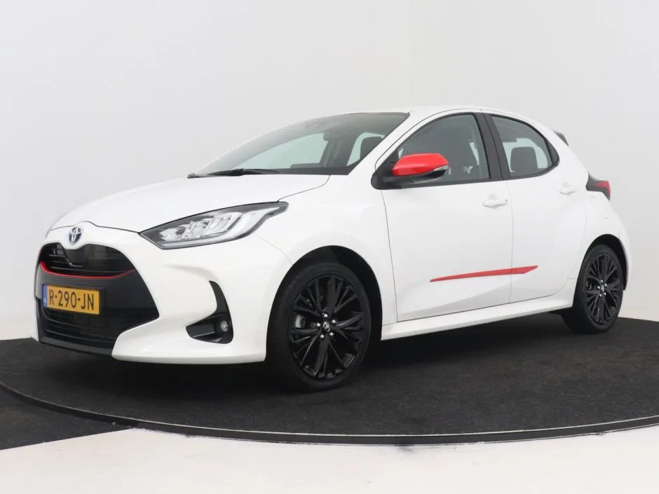 Toyota Yaris (2022) — foto 1