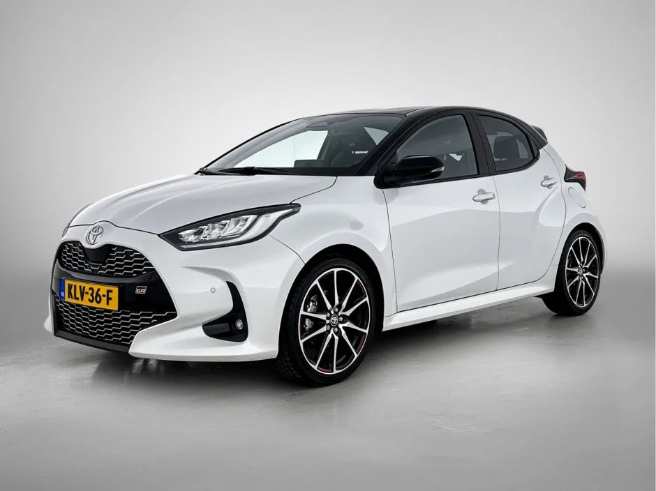 Toyota Yaris (2024) — foto 1