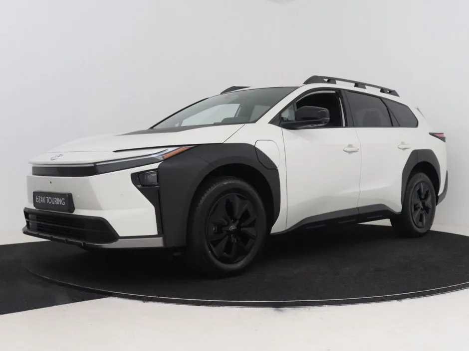 Toyota bZ4X (2026) — foto 1