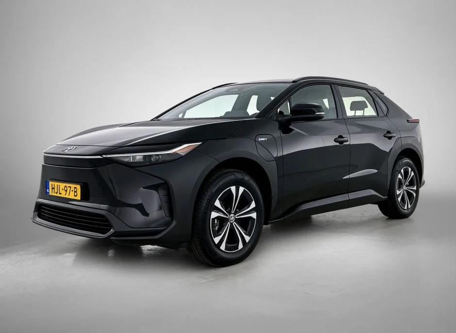 Toyota bZ4X (2025) — foto 1