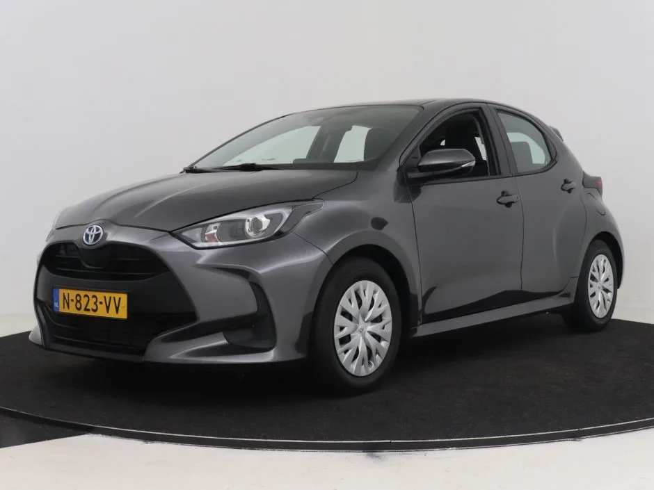 Toyota Yaris (2022) — foto 1