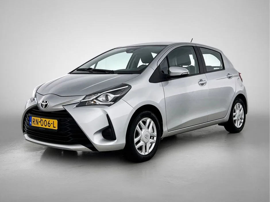 Toyota Yaris (2018) — foto 1
