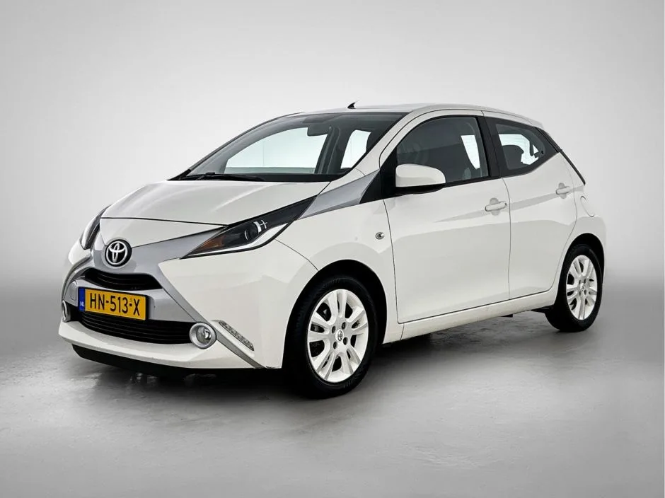 Toyota Aygo (2015) — foto 1