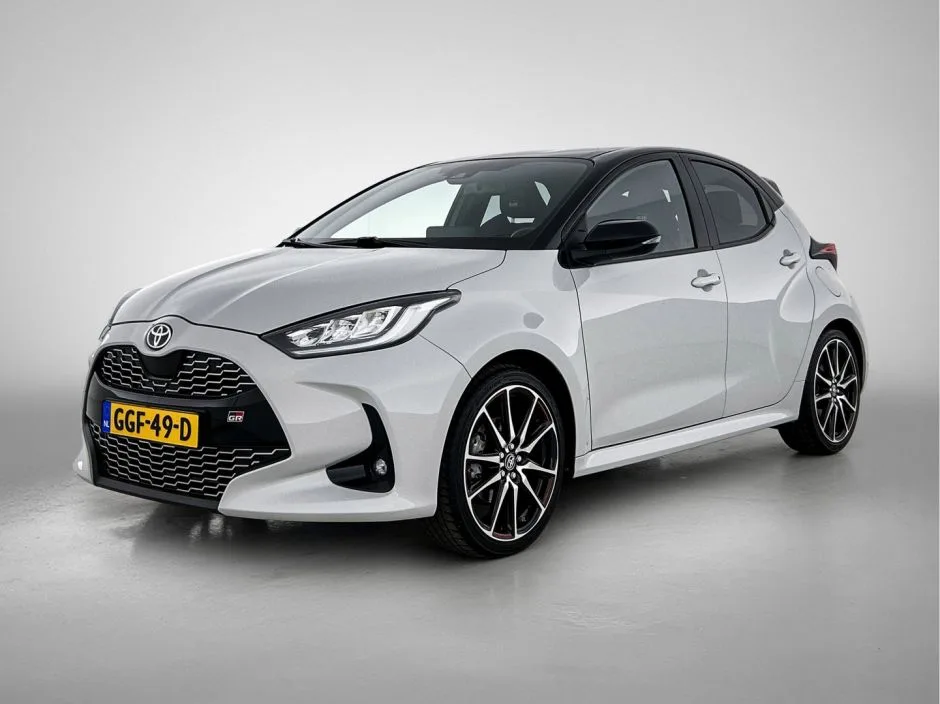 Toyota Yaris (2022) — foto 1