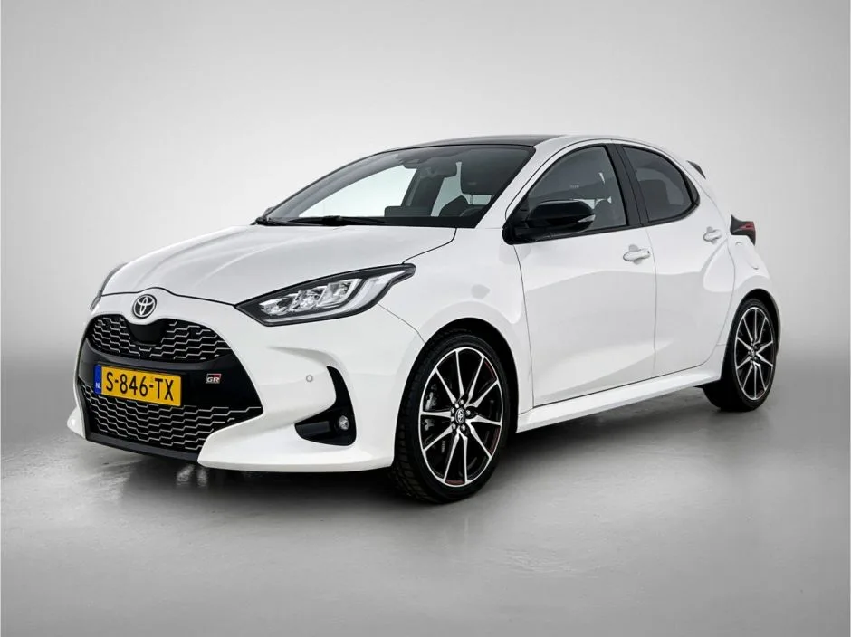 Toyota Yaris (2023) — foto 1