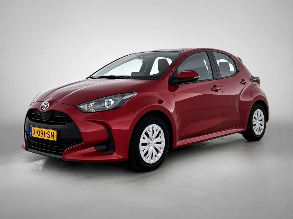 Toyota Yaris (2024) — foto 1