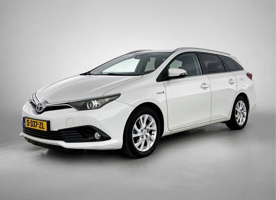 Toyota Auris (2018) — foto 1