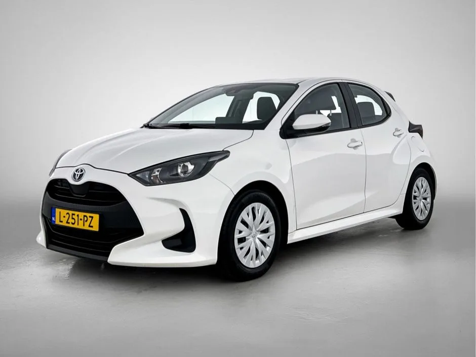 Toyota Yaris (2021) — foto 1