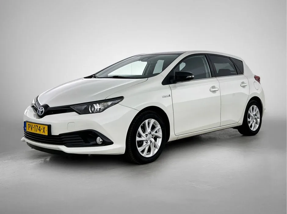 Toyota Auris (2017) — foto 1