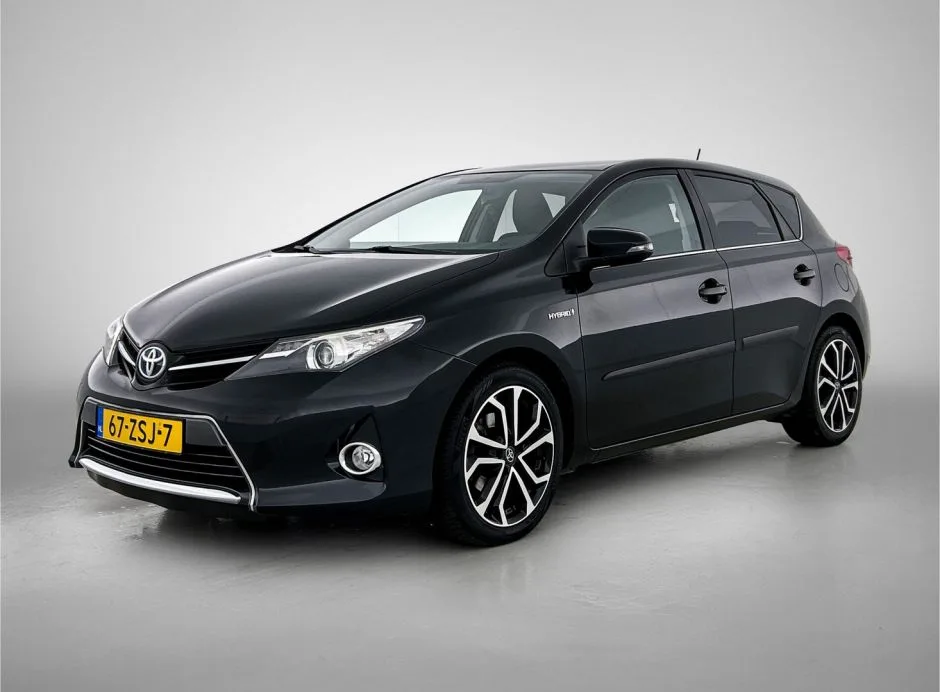 Toyota Auris (2013) — foto 1
