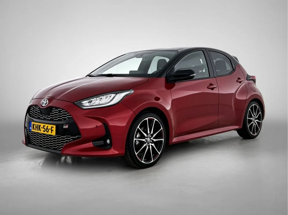 Toyota Yaris (2024) — foto 1