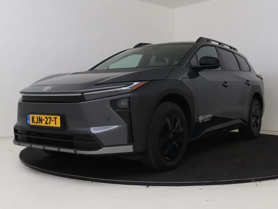 Toyota bZ4X (2026) — foto 1