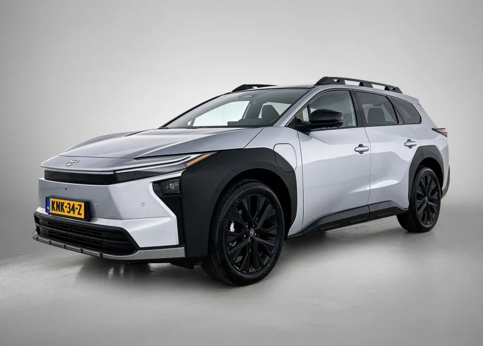 Toyota bZ4X (2026) — foto 1
