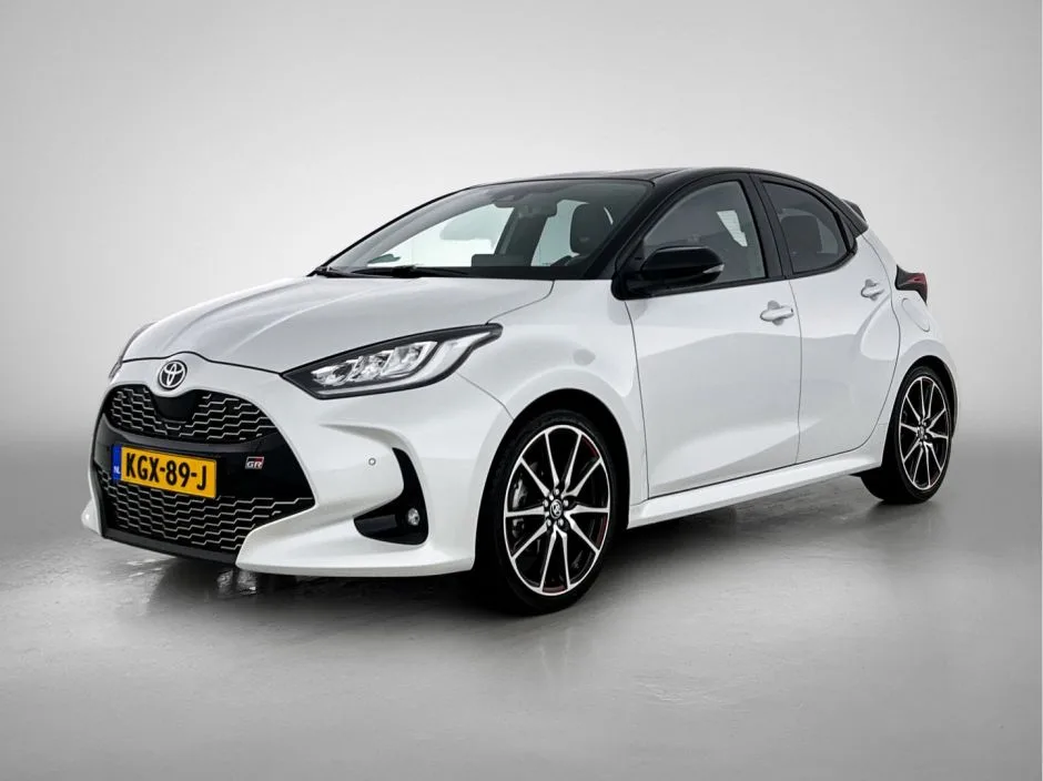 Toyota Yaris (2023) — foto 1