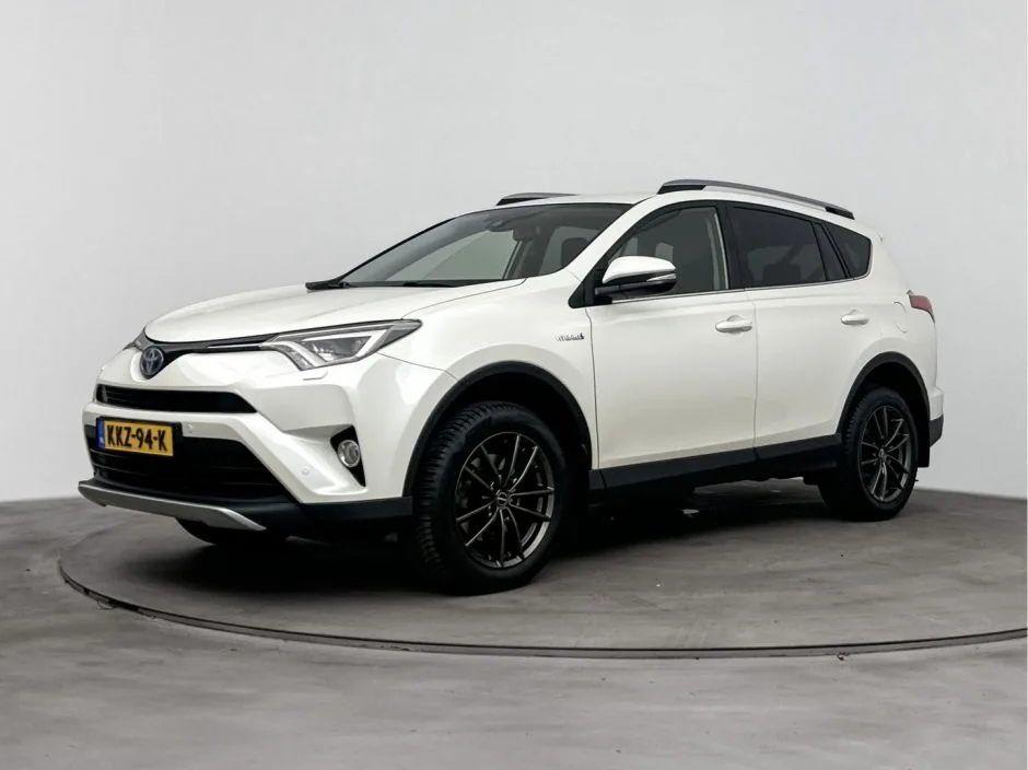 Toyota RAV4 (2017) — foto 1