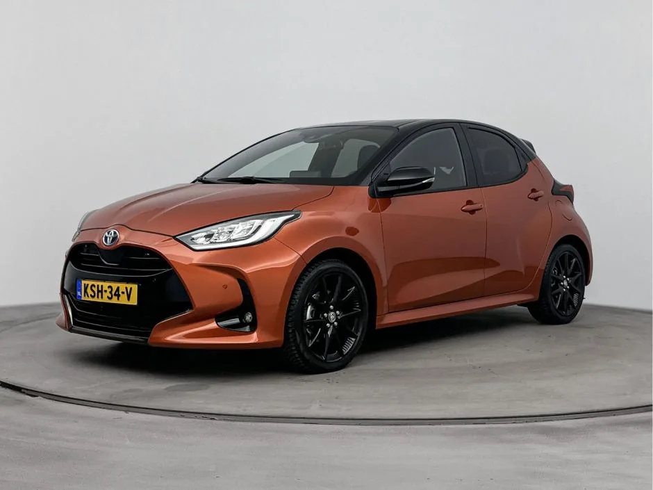 Toyota Yaris (2023) — foto 1