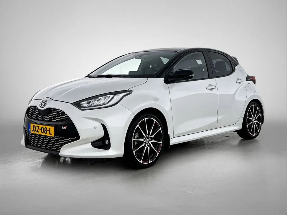 Toyota Yaris (2023) — foto 1