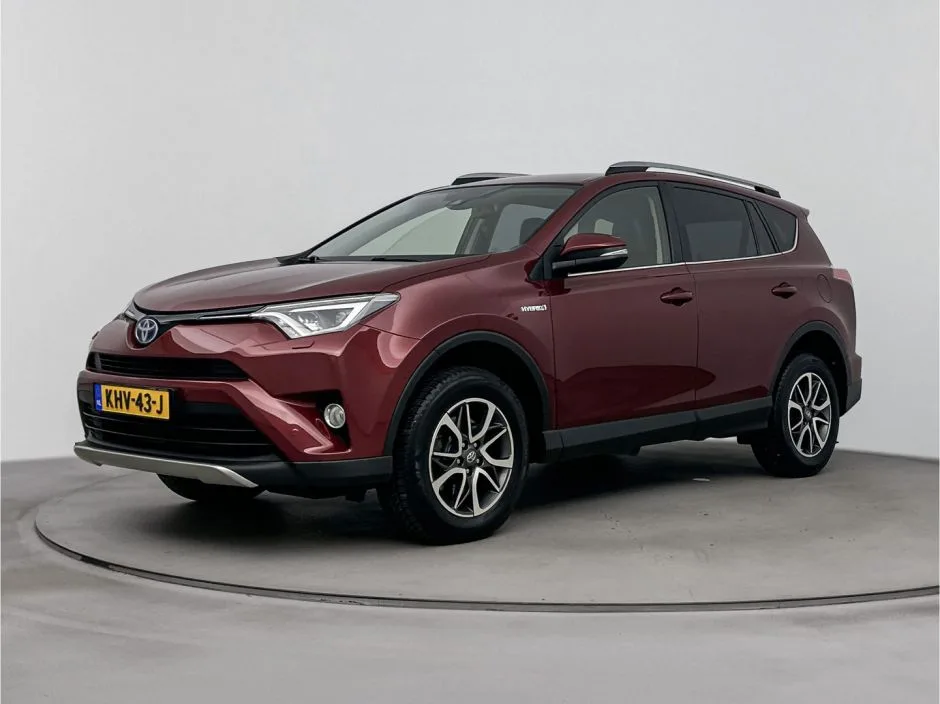 Toyota RAV4 (2018) — foto 1