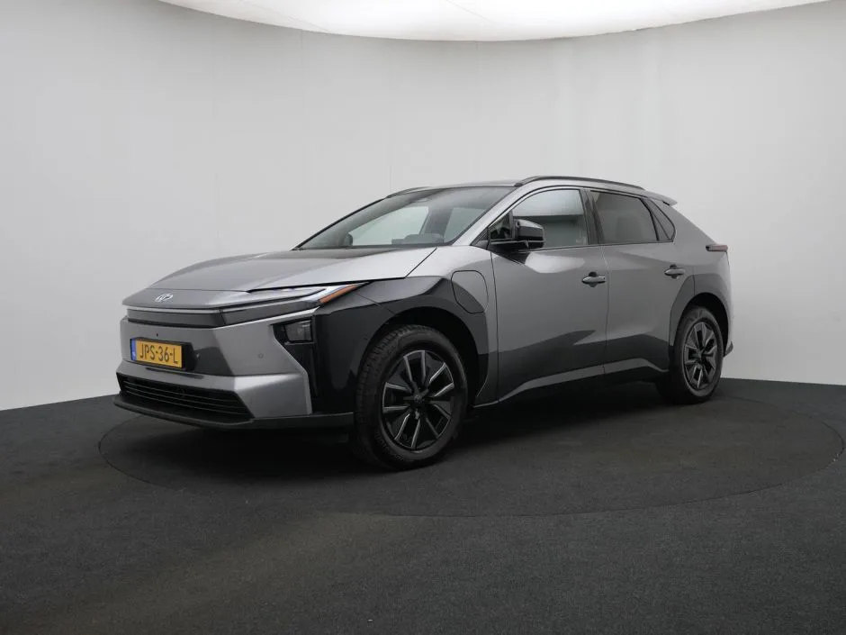 Toyota bZ4X (2026) — foto 1