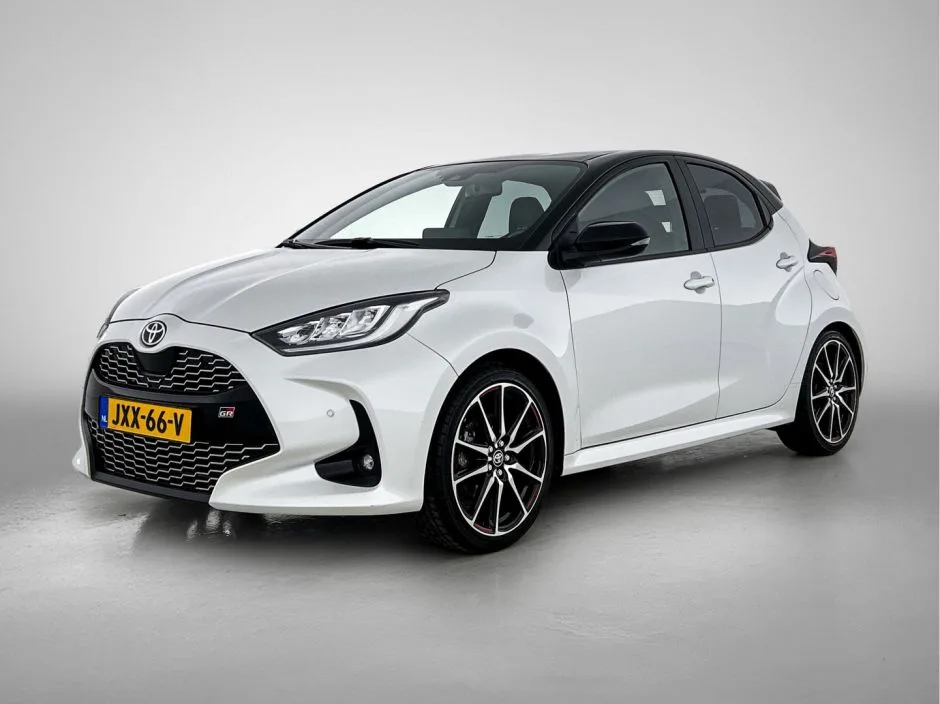 Toyota Yaris (2023) — foto 1