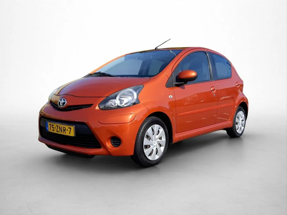 Toyota Aygo (2013) — foto 1