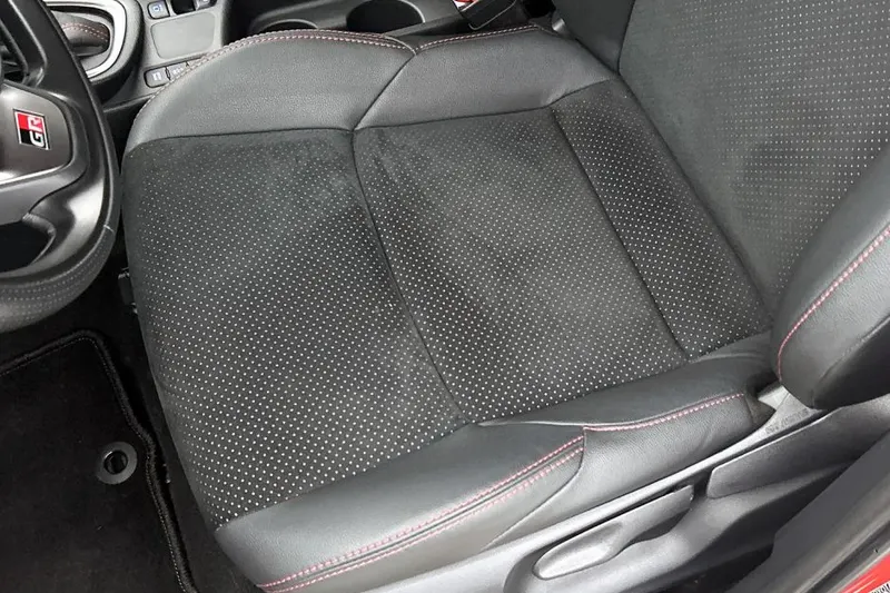 Toyota Yaris (2024)