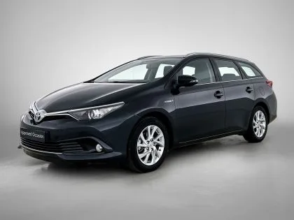 Toyota Auris (2017) — foto 1