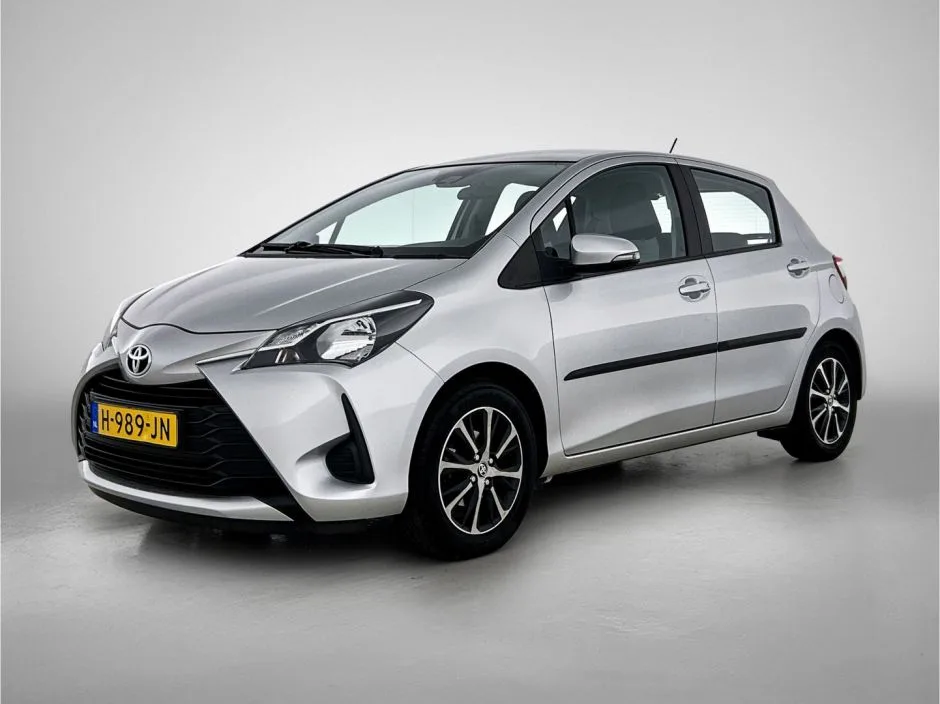 Toyota Yaris (2020) — foto 1