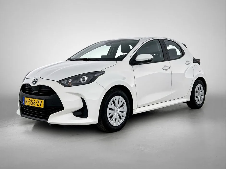 Toyota Yaris (2022) — foto 1
