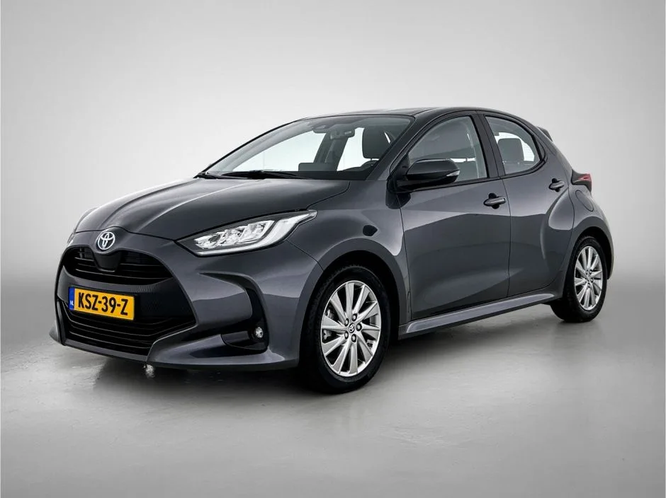 Toyota Yaris (2023) — foto 1