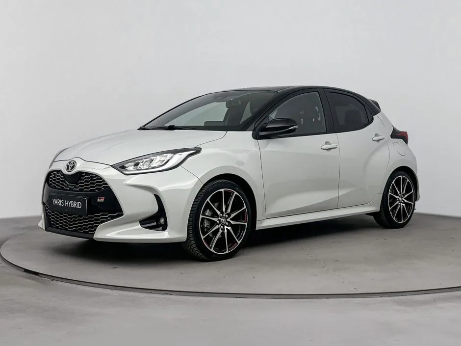 Toyota Yaris (2023) — foto 1
