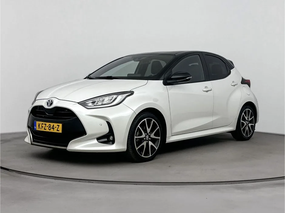 Toyota Yaris (2022) — foto 1