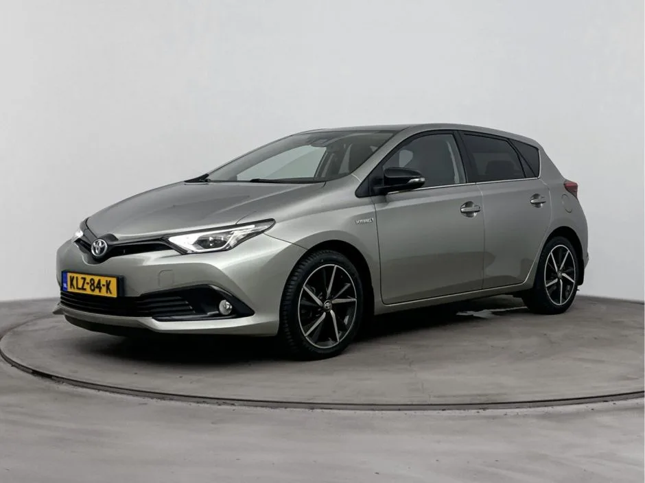 Toyota Auris (2018) — foto 1