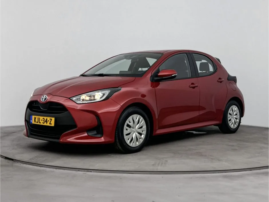 Toyota Yaris (2022) — foto 1