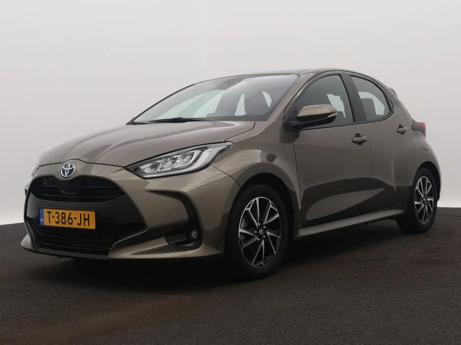 Toyota Yaris (2023) — foto 1