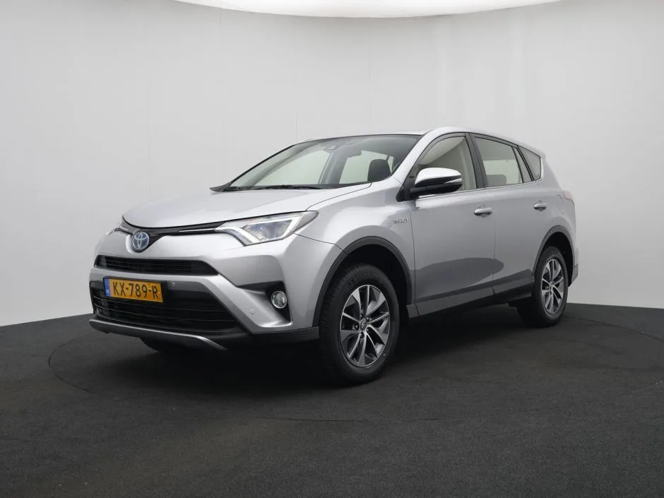 Toyota RAV4 (2017) — foto 1